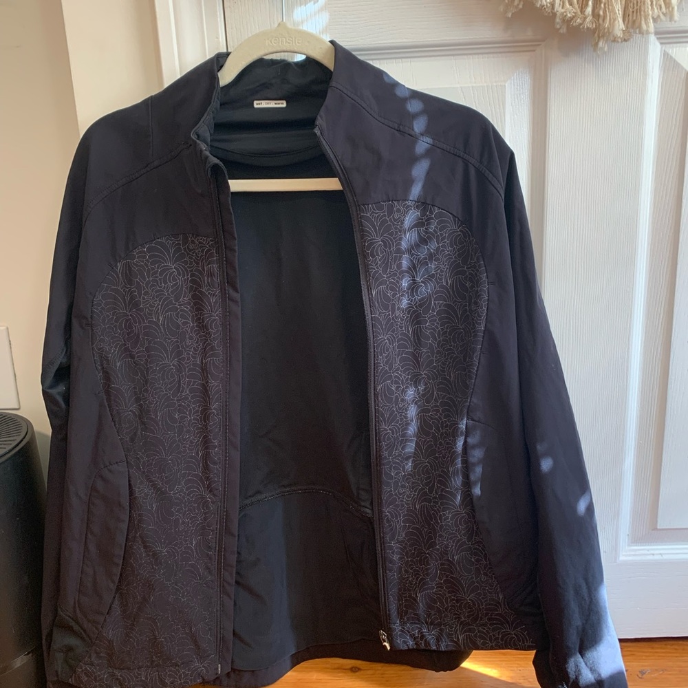 Lululemon windbreaker